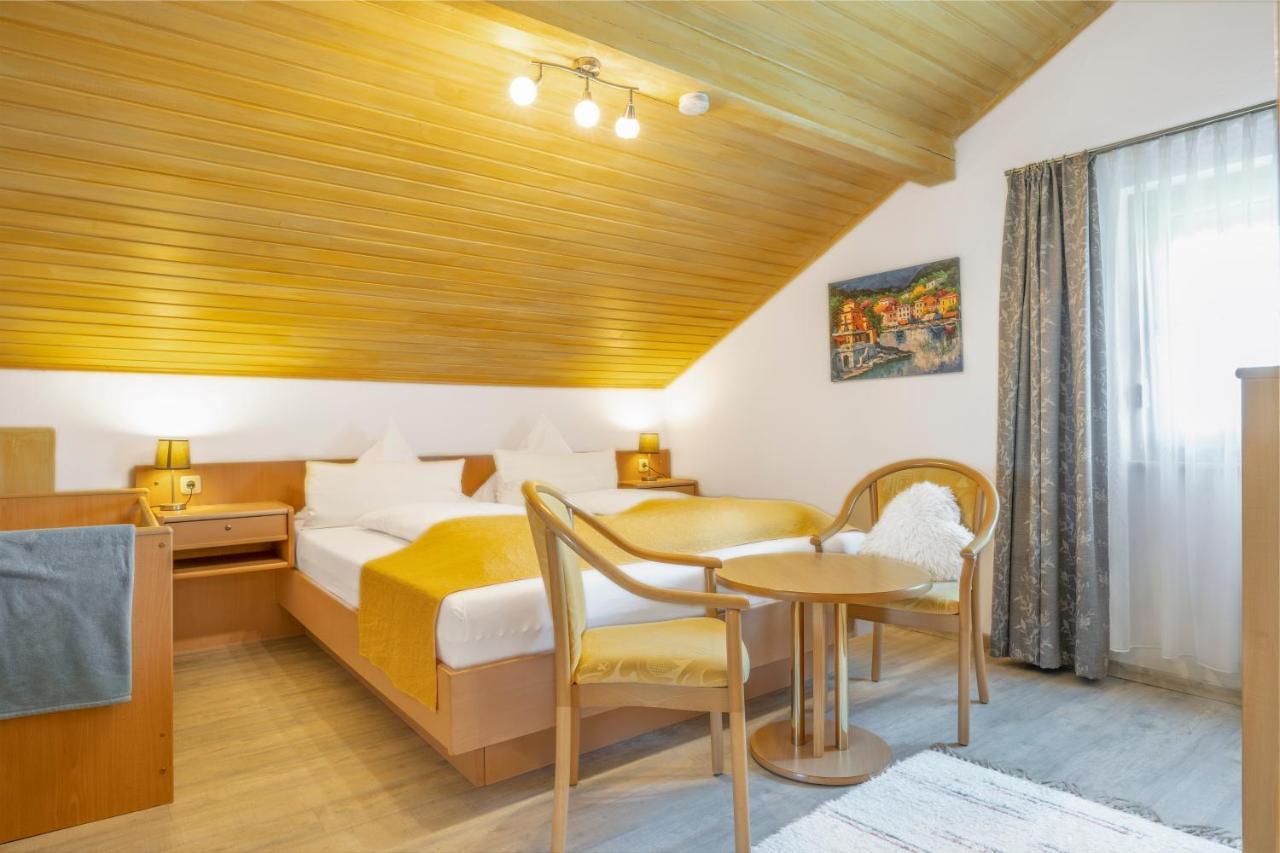 Wander Und Aktiv Hotel Roesslwirt Lam Exterior photo