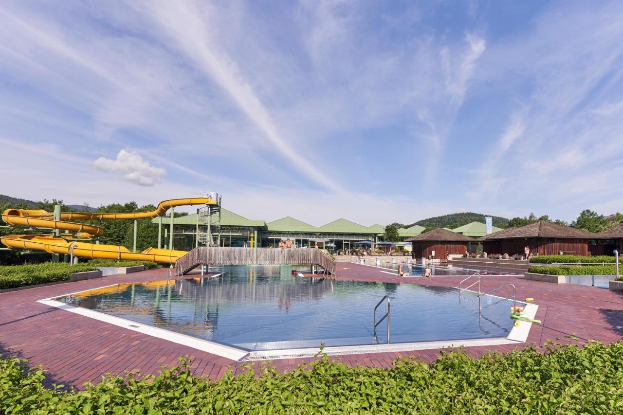 Wander Und Aktiv Hotel Roesslwirt Lam Exterior photo