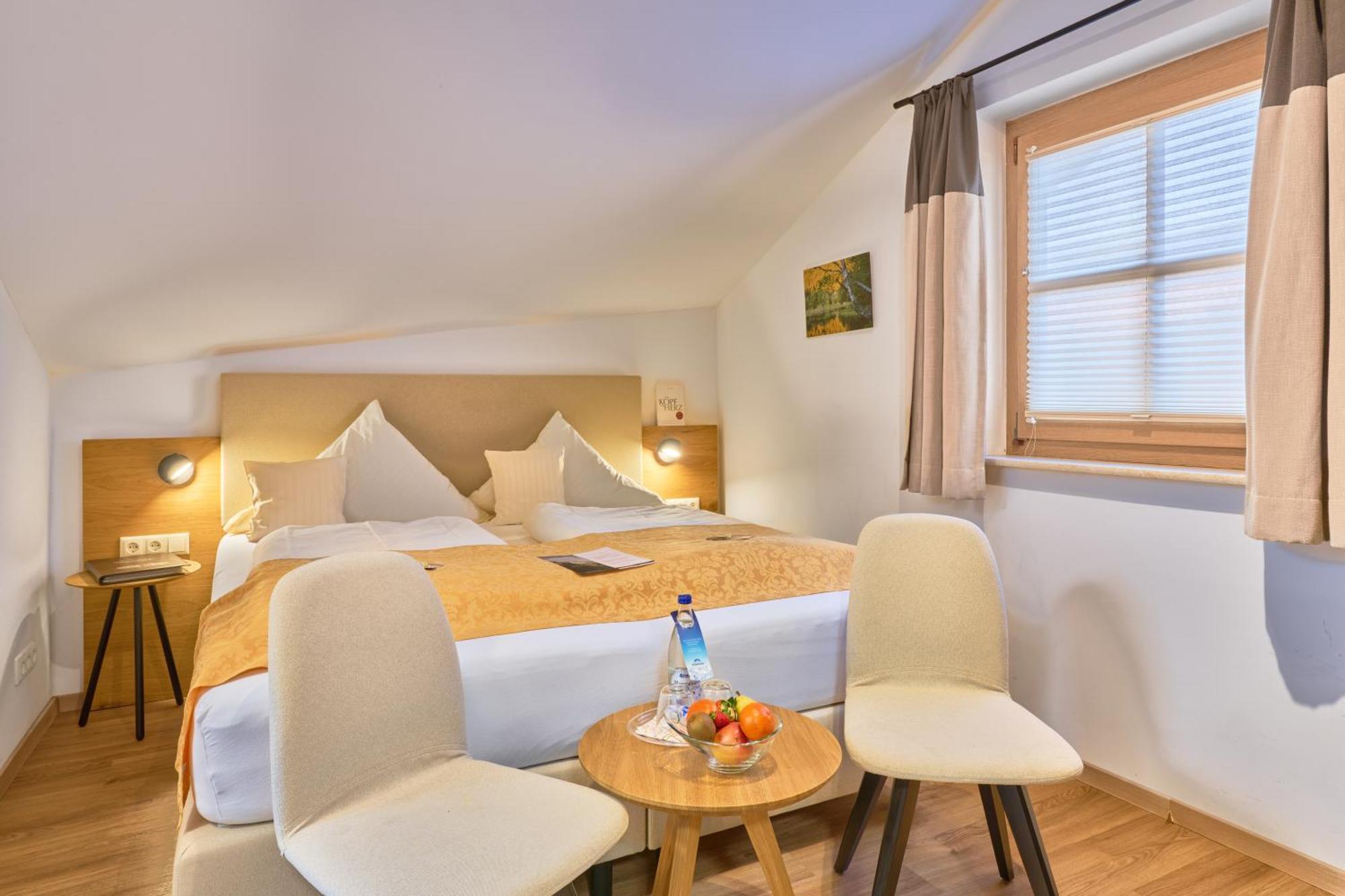 Wander Und Aktiv Hotel Roesslwirt Lam Exterior photo